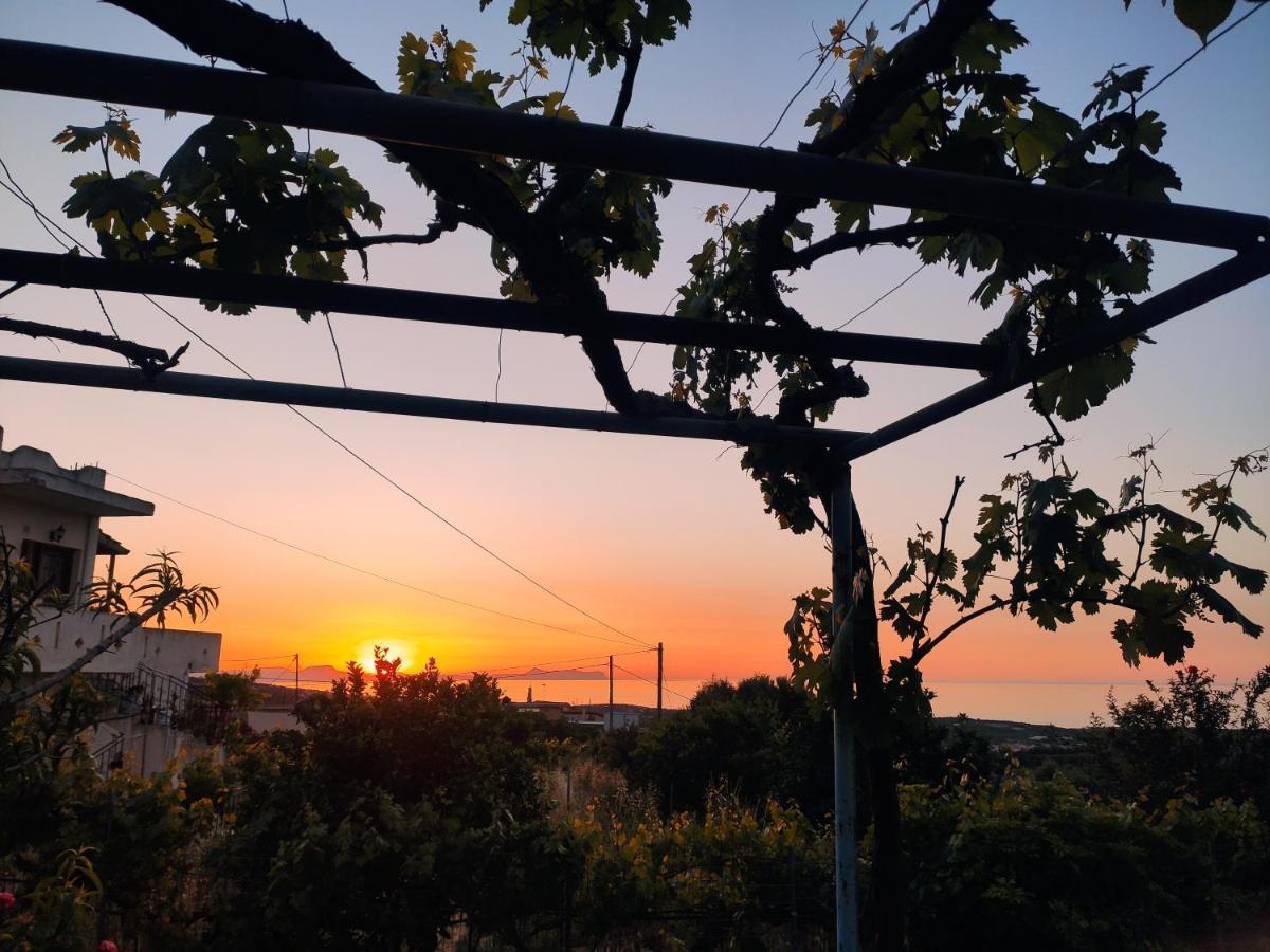 Villa Kara - Bed And Breakfast Μέση Εξωτερικό φωτογραφία